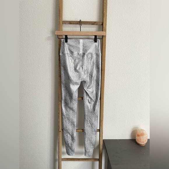 🪩Peloton Foil Printed Leggings - Picture 6 of 14